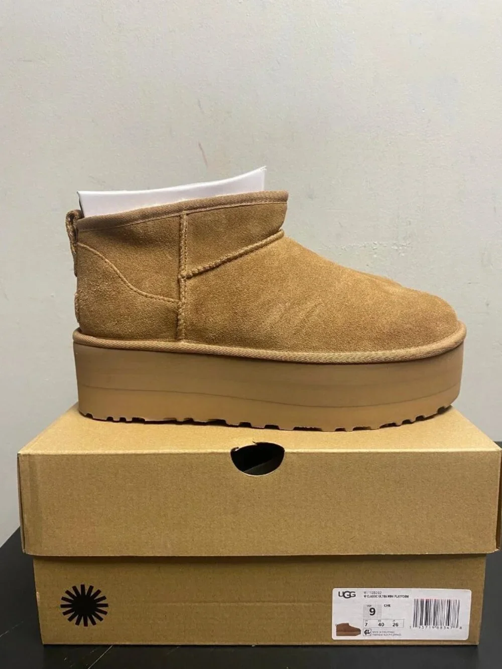 UGG 100% authentic